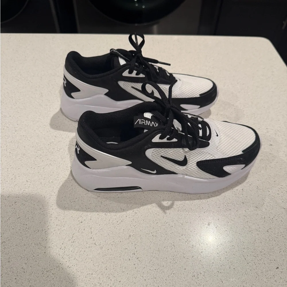 Nike Dual-Tone Black and White Athletic Shoes